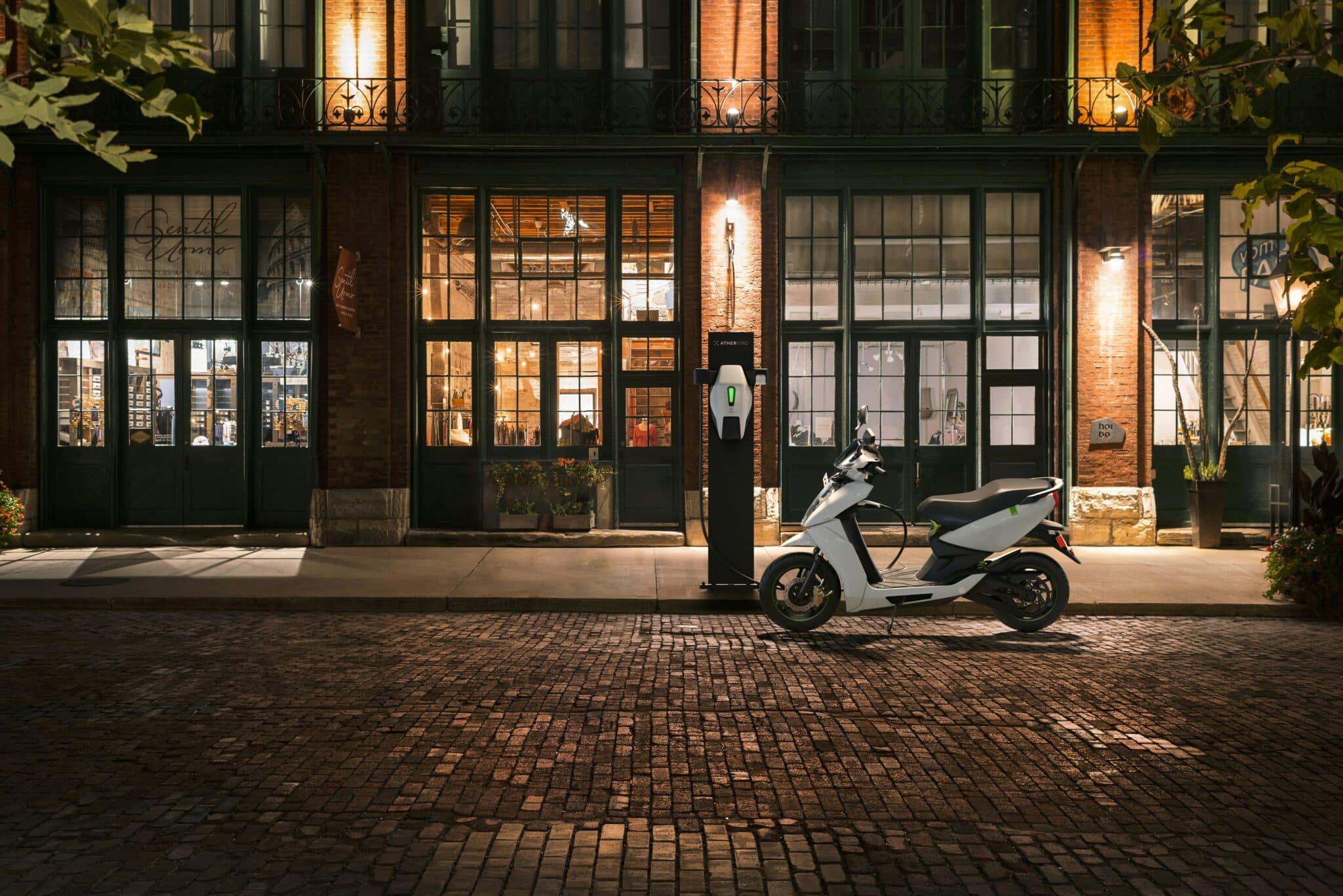 découvrez notre sélection de motos électriques pour une conduite écologique et innovante. explorez nos modèles de motos électriques et adoptez une alternative durable pour vos déplacements urbains.