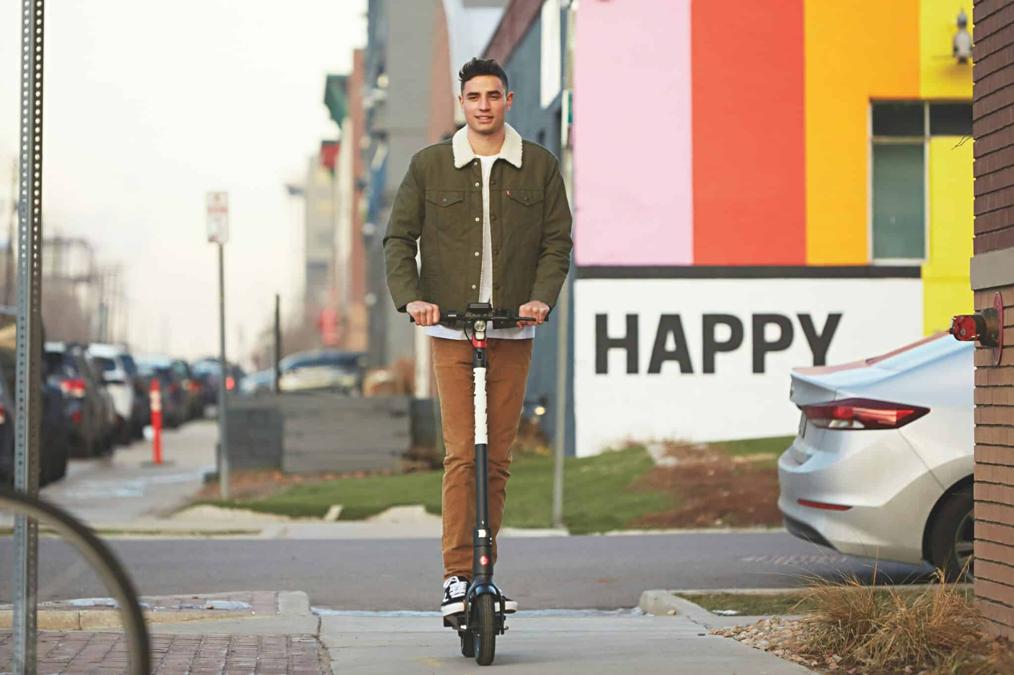 découvrez notre sélection de trottinettes électriques pour une mobilité urbaine écologique et pratique. trouvez votre modèle idéal et parcourez la ville en toute liberté avec un scooter électrique.