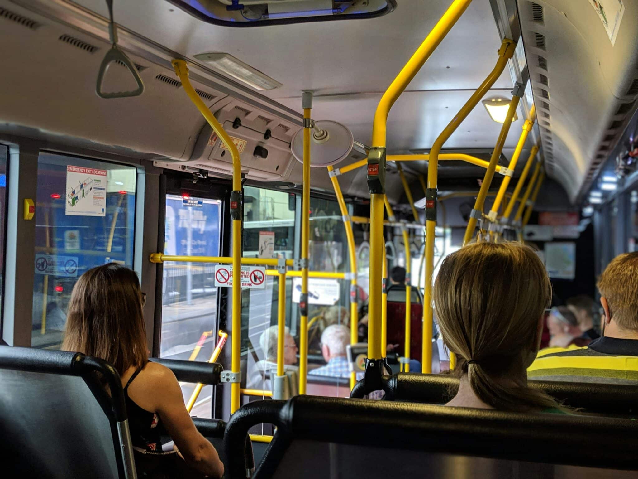 découvrez notre gamme de bus confortables et modernes pour vos trajets en toute sérénité. profitez de notre service professionnel pour tous vos déplacements en bus.