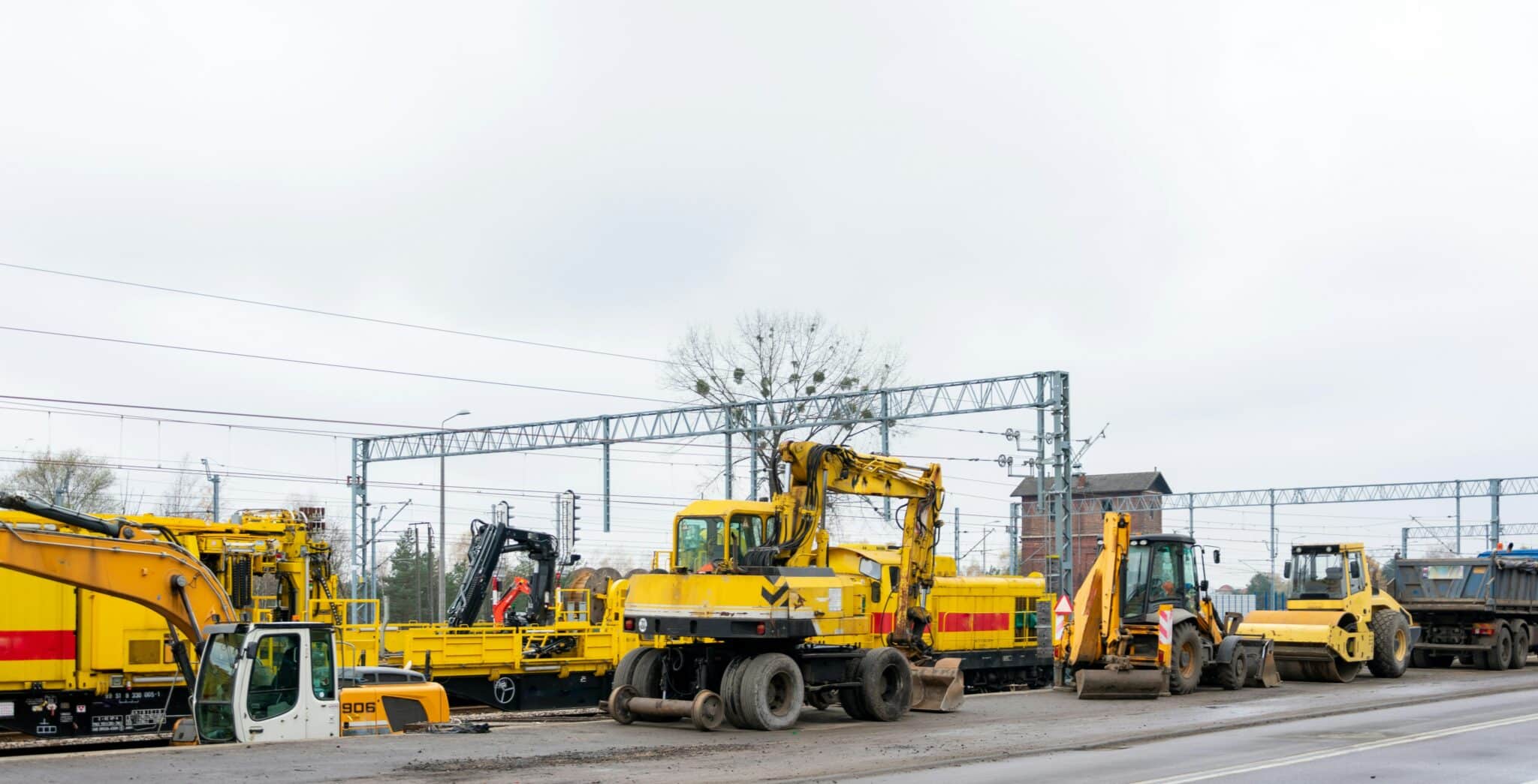 découvrez une gamme de camions grue robustes et performants pour répondre à vos besoins de levage et de manutention avec crane truck.