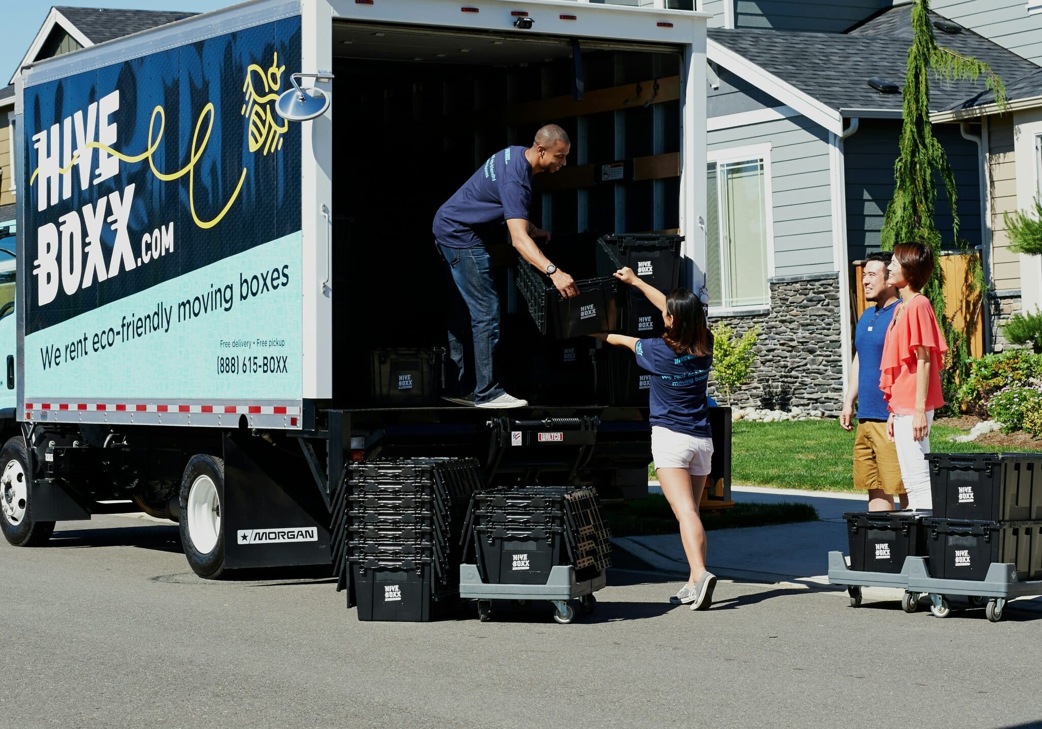 découvrez notre service de location de camions de déménagement, idéal pour transporter vos biens en toute sécurité. profitez de tarifs compétitifs et d'une large gamme de véhicules adaptés à vos besoins. facilitez votre déménagement avec nos camions pratiques et spacieux.