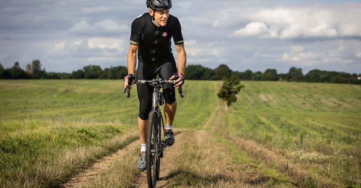 découvrez l'importance d'un casque de vélo pour votre sécurité et votre confort. choisissez parmi une large sélection de casques adaptés à tous les cyclistes, que vous soyez débutant ou professionnel. protégez votre tête tout en pédalant avec style !