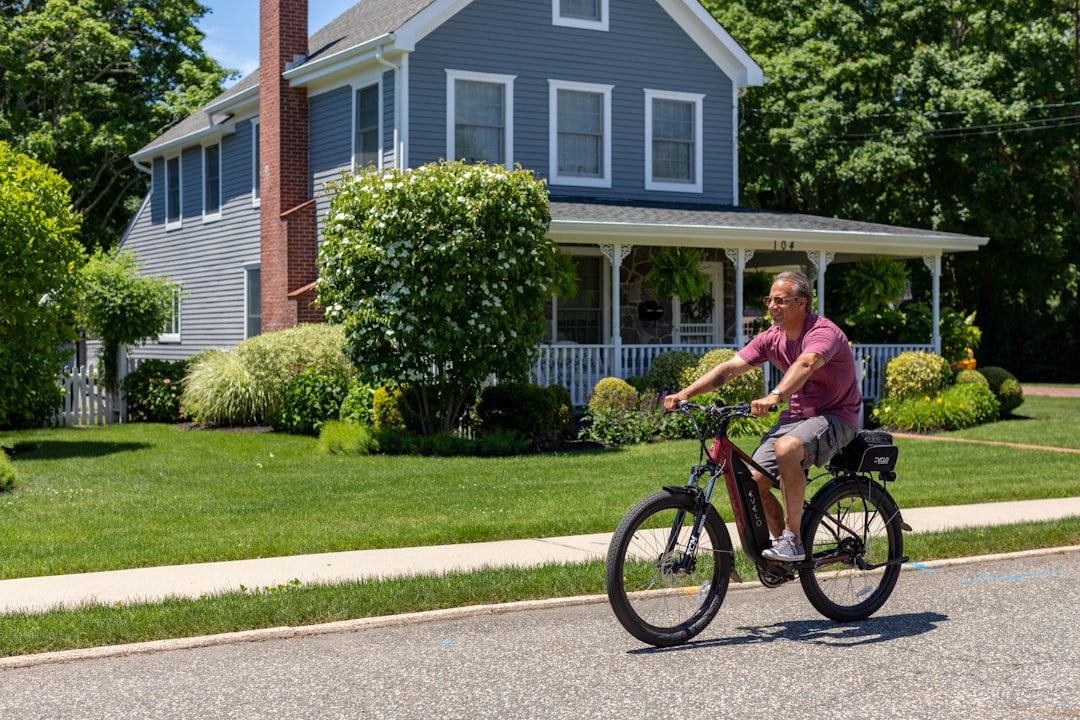 découvrez les motos électriques, alliant performance, écologie et innovation. profitez d'une conduite silencieuse et sans émissions tout en parcourant la route avec style.