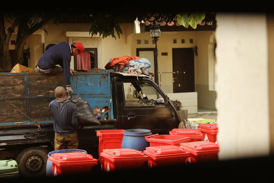 découvrez nos services de location de camion de déménagement pour un transport facile et sécurisé de vos biens. que ce soit pour un déménagement local ou à longue distance, nos camions spacieux sont parfaits pour répondre à tous vos besoins. réservez dès maintenant et facilitez votre déménagement!