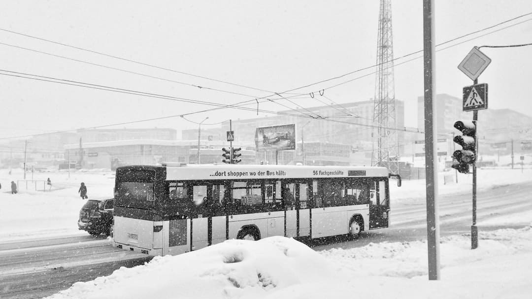 découvrez le rôle essentiel du bus controller dans la gestion efficace des systèmes de communication entre les composants électroniques. apprenez comment cette technologie optimise les performances et assure une coordination harmonieuse des données dans vos projets.