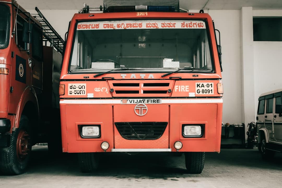 découvrez nos conseils essentiels pour garantir la sécurité des camions sur la route. apprenez les meilleures pratiques pour prévenir les accidents, maintenir votre véhicule en excellent état et assurer la protection de vos conducteurs et des autres usagers de la route.