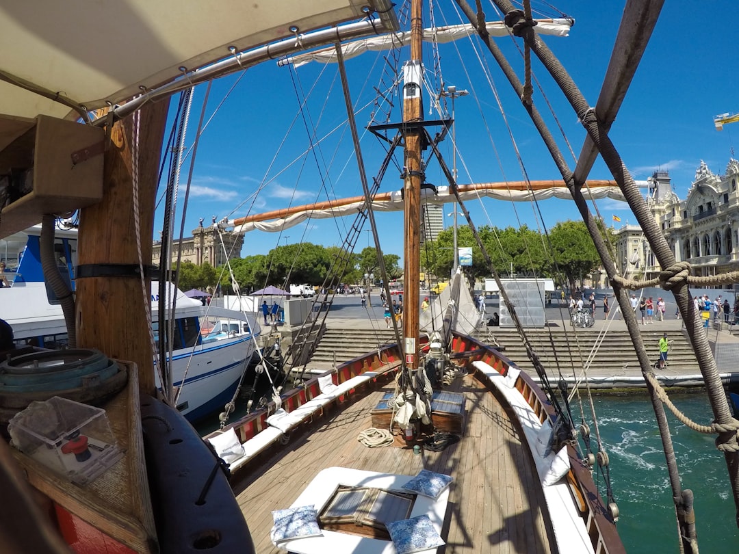 découvrez l'univers fascinant des pirates : aventures en mer, trésors légendaires et histoires de bravoure. plongez dans l'époque des flibustiers et revivez leurs exploits audacieux !