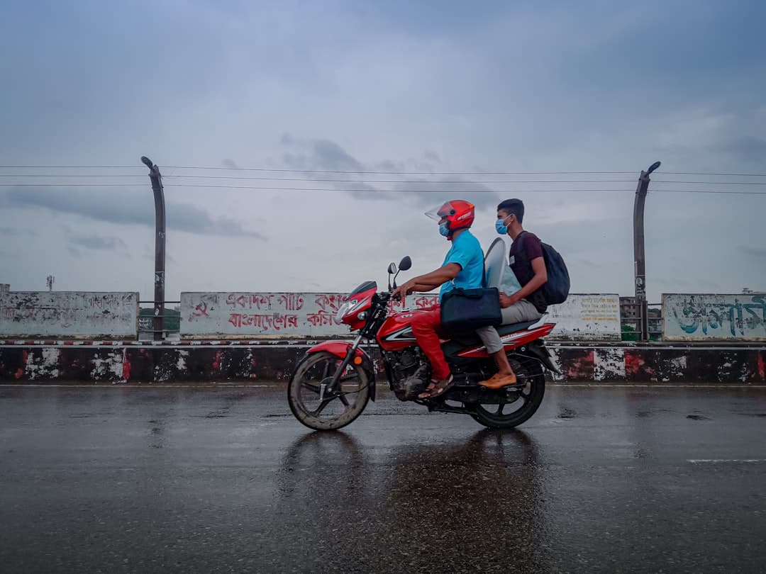 découvrez notre abri pour moto, la solution idéale pour protéger votre deux-roues des intempéries et du vol. pratique et robuste, cet abri assure une protection optimale tout en s'intégrant parfaitement à votre espace extérieur.