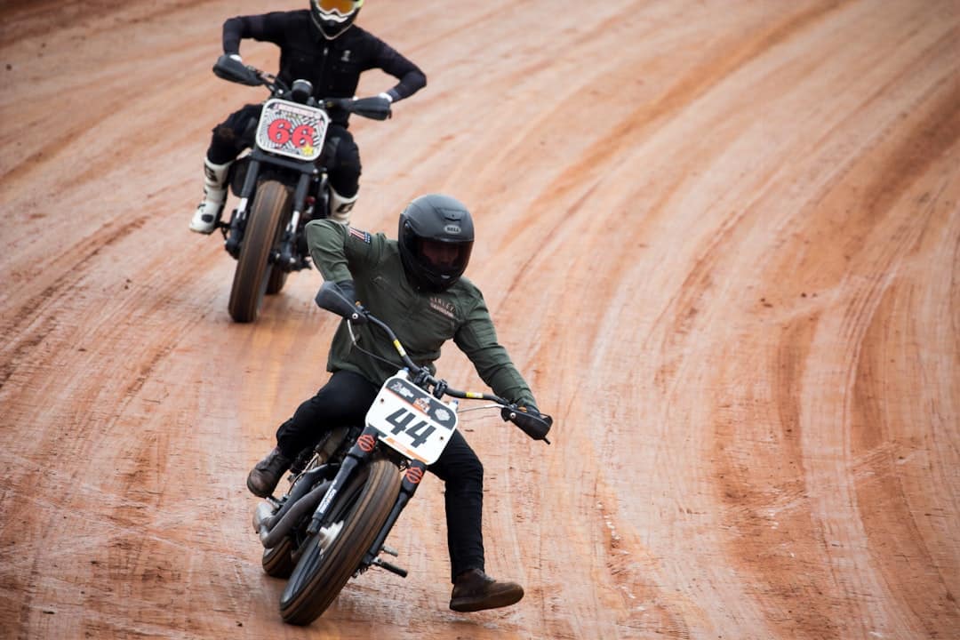 découvrez les caractéristiques exceptionnelles des motos de motocross yamaha, alliant puissance, agilité et technologie avancée pour une performance inégalée sur tous les terrains.