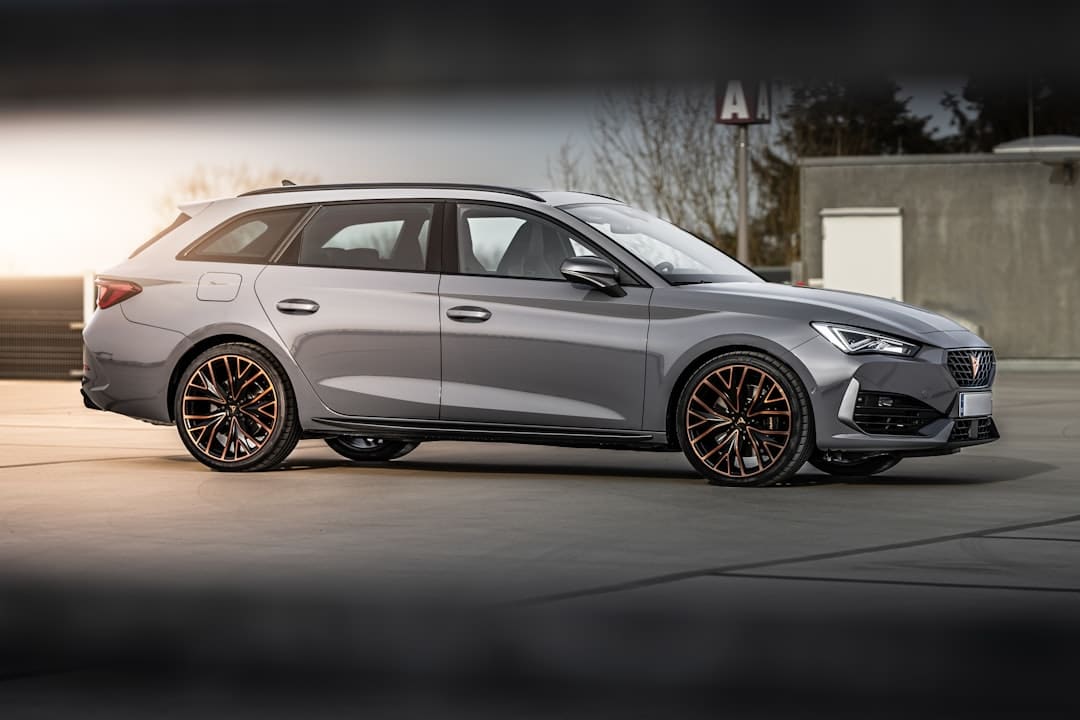 découvrez l'univers captivant de cupra, la marque de performance qui allie technologie avancée et design audacieux. explorez une gamme de véhicules sportifs conçus pour offrir une expérience de conduite inégalée et un style distinctif.