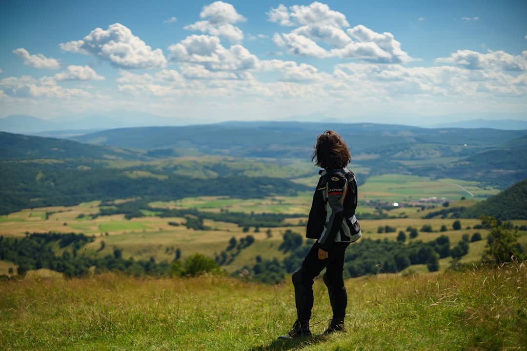 découvrez notre sélection de vestes de moto alliant style et sécurité. conçues pour les passionnés de deux-roues, nos vestes en cuir et textiles offrent confort et protection sur la route, tout en répondant aux dernières tendances de la mode. ridez en toute confiance avec une veste qui vous accompagnera dans toutes vos aventures.