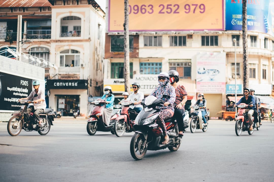 découvrez le scooter blunt, alliant performance et design moderne pour des aventures urbaines inégalées. conçu pour les riders de tous niveaux, il offre robustesse, maniabilité et style. idéal pour le freestyle et les déplacements quotidiens, le blunt scooter est votre compagnon parfait pour explorer la ville avec fluidité et aisance.