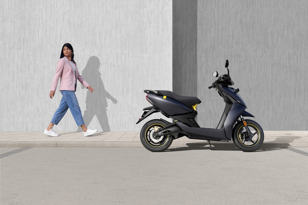 découvrez notre sélection de trottinettes électriques : un moyen de transport pratique, écologique et amusant pour vos déplacements quotidiens. alliez confort et performance avec nos modèles adaptés à tous vos besoins.