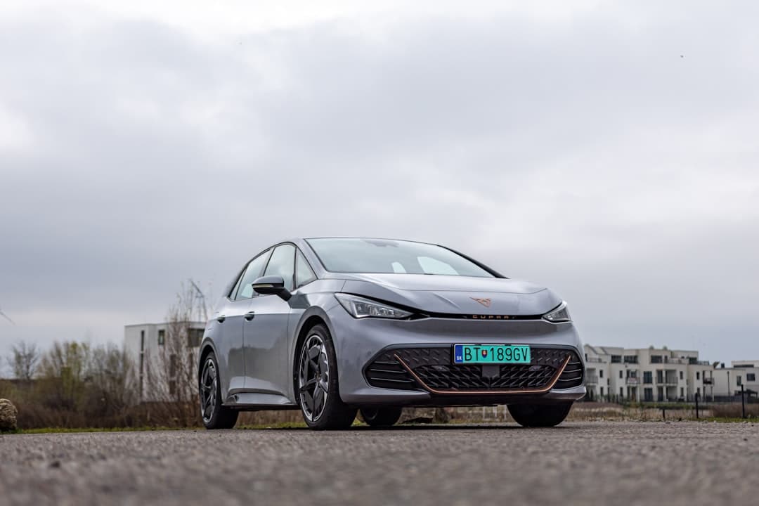 découvrez la voiture familiale idéale, alliant confort, espace et sécurité pour vos trajets en famille. profitez de chaque moment sur la route avec un véhicule conçu pour répondre à tous vos besoins.