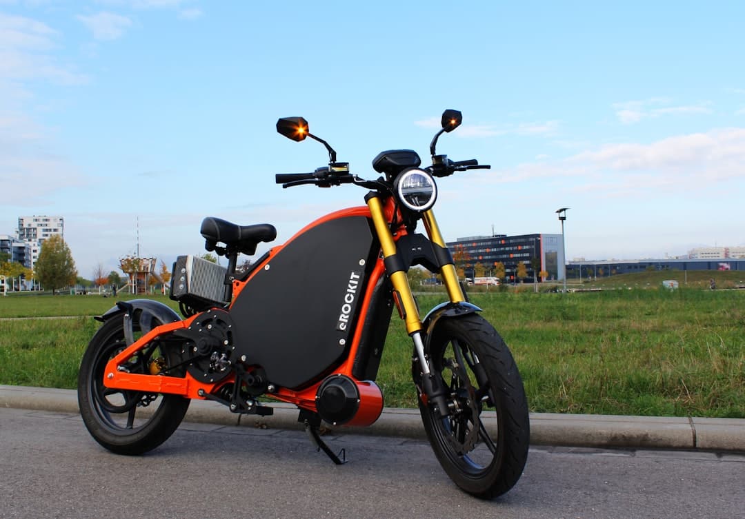 découvrez l'avenir de la mobilité avec notre sélection de motos électriques. alliant performance, écologie et design moderne, les motos électriques offrent une conduite silencieuse et une expérience unique. explorez les modèles, technologies et avantages de la moto électrique dès aujourd'hui !