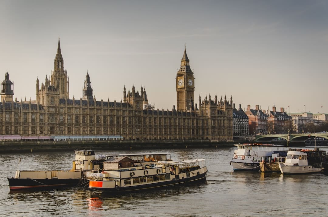 découvrez les meilleures lignes de ferry pour voyager à travers les mers et océans. explorez des destinations fascinantes en toute simplicité grâce à nos itinéraires de ferry pratiques et abordables.