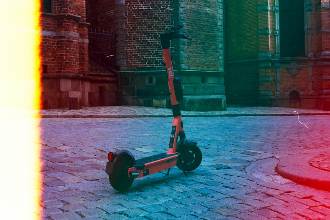 découvrez l'évolution du scooter avec notre modèle révolutionnaire, alliant design moderne, efficacité énergétique et performance. parfait pour les déplacements urbains et la mobilité durable, il redéfinit votre expérience de conduite. essayez-le dès aujourd'hui!