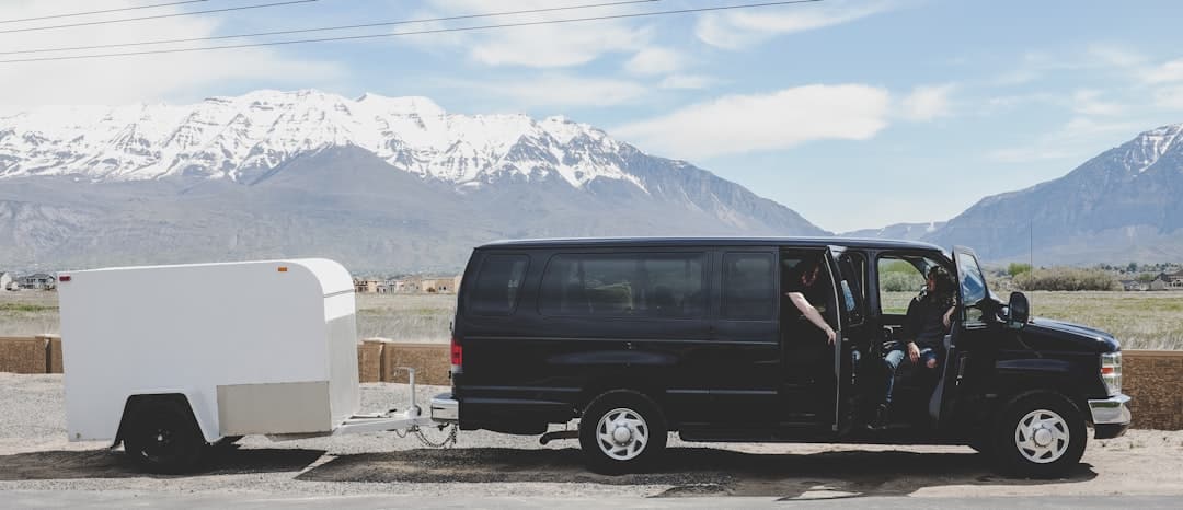 découvrez notre service de location de camions de déménagement, idéal pour transporter vos meubles en toute sécurité. profitez de véhicules spacieux et adaptés à tous vos besoins, que ce soit pour un déménagement local ou longue distance.