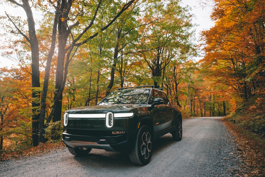 découvrez notre sélection de camions électriques, alliant performance et respect de l'environnement. optimisez vos livraisons avec des solutions de transport durables et innovantes.