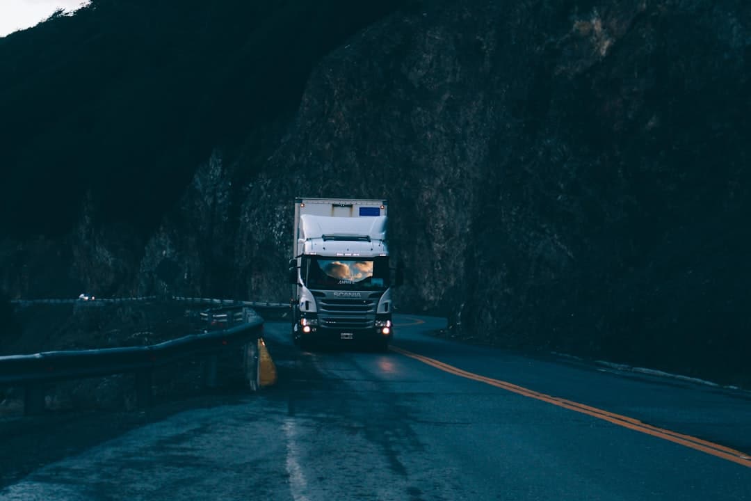 découvrez la gamme de camions bruder, des jouets robustes et réalistes qui stimulent l'imagination des enfants. parfaits pour des heures de jeu en extérieur comme en intérieur, nos camions offrent une expérience ludique inégalée!