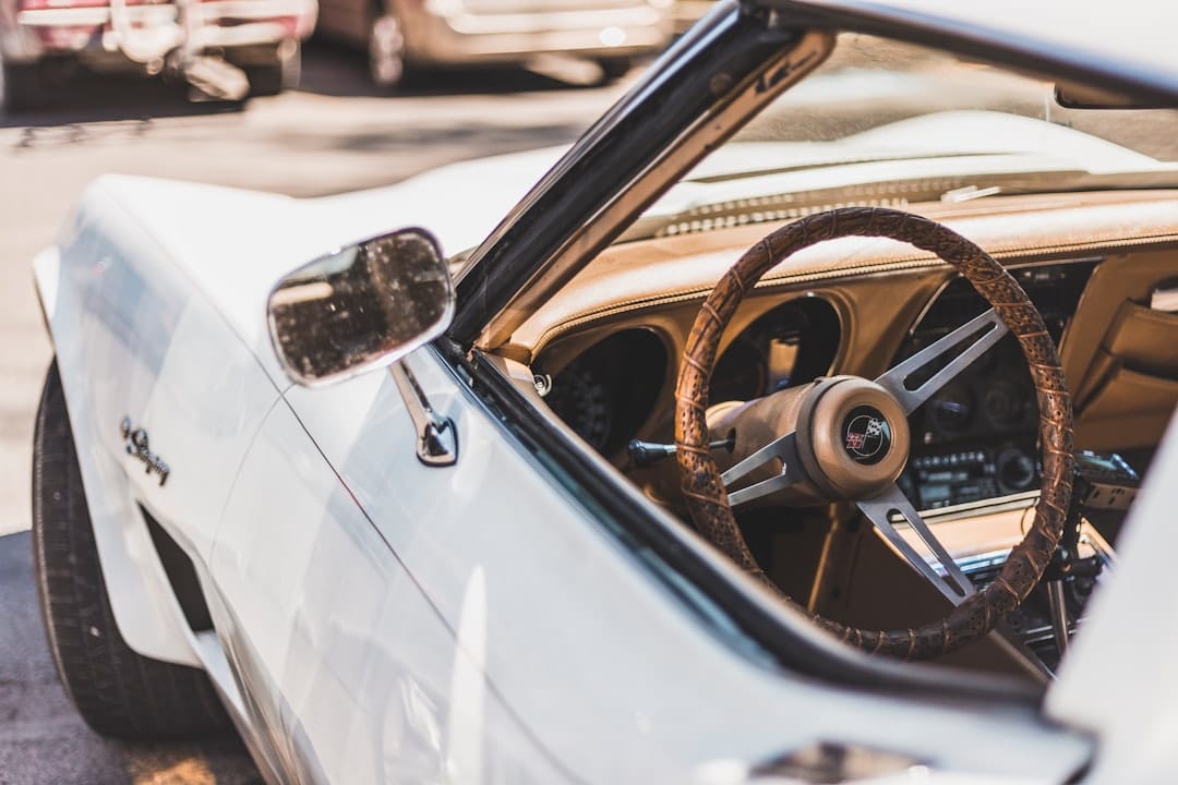 découvrez la voiture la plus rapide du monde, alliant performances exceptionnelles et technologie avancée. plongez dans l'univers des bolides qui repoussent les limites de la vitesse et fascinent les passionnés d'automobile.