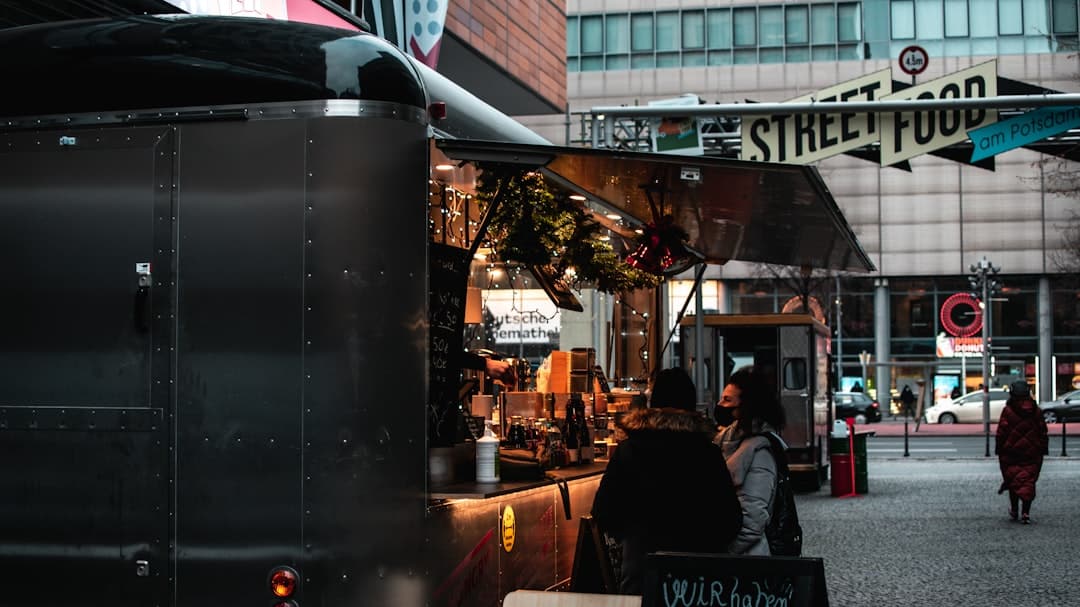 découvrez le monde des food trucks : une expérience culinaire inoubliable sur roues, offrant une variété de délices gastronomiques, des plats faits maison aux spécialités locales. suivez nos food trucks pour savourer des mets gourmands dans une ambiance conviviale.