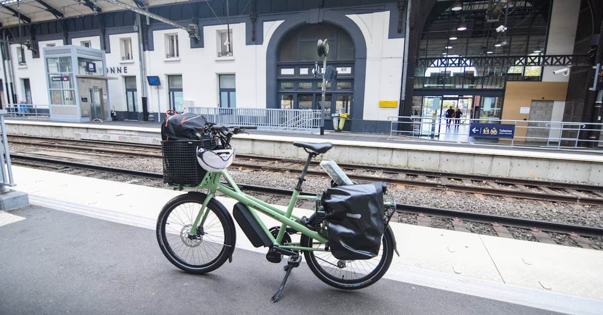 découvrez la sélection de vélos chez intersport ! des modèles pour tous les niveaux, élégance, confort et performance au rendez-vous. parcourez notre gamme variée et trouvez le vélo qui vous correspond.