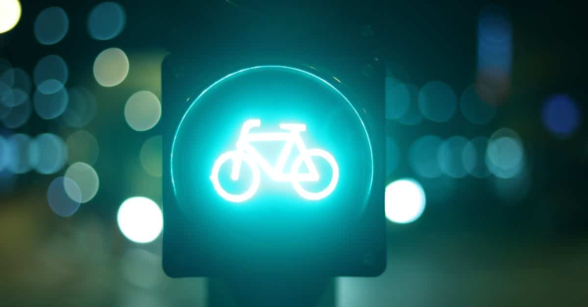 découvrez des vélos électriques abordables qui allient performance et économie. parcourez aisément la ville tout en réduisant votre empreinte carbone grâce à notre sélection de vélos électriques pas chers, parfaits pour les trajets quotidiens ou les balades du week-end.