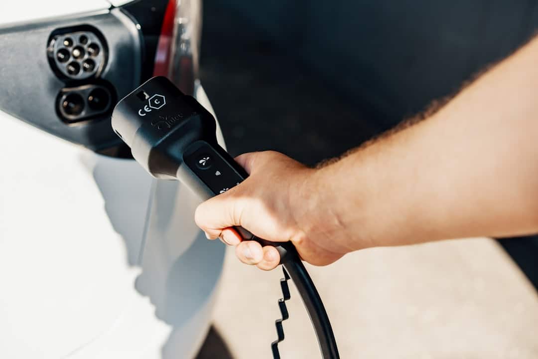 découvrez les nombreux avantages des véhicules hybrides rechargeables, alliant performance et respect de l'environnement. profitez d'une conduite économique, d'une réduction des émissions de co2 et de la flexibilité d'une option électrique sans compromettre l'autonomie.