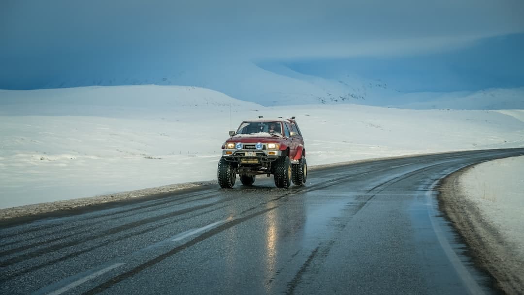 découvrez le charme intemporel d'un camion rouge, parfait pour les passionnés de véhicules classiques et modernes. explorez ses caractéristiques emblématiques, ses performances et son style audacieux qui le rendent irrésistible sur la route.