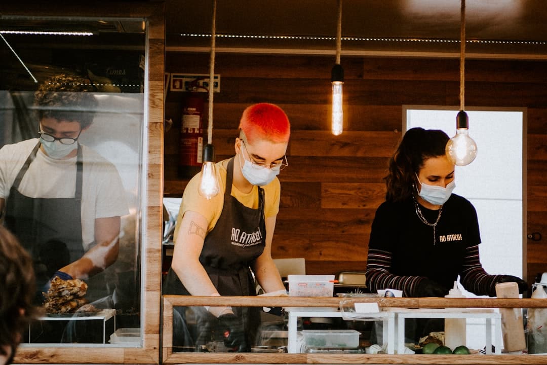 découvrez l'univers savoureux des food trucks ! profitez de délicieuses spécialités culinaires, de la gastronomie de rue aux créations maison, tout en savourant l'ambiance conviviale des festivals et événements. idéal pour les gourmets en quête de nouveauté et de plaisir culinaire sur le pouce.