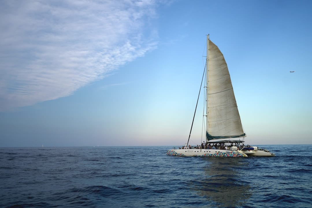 découvrez notre service de location de bateaux pour explorer les plus belles destinations nautiques. naviguez en toute liberté et profitez d'une expérience unique sur l'eau.