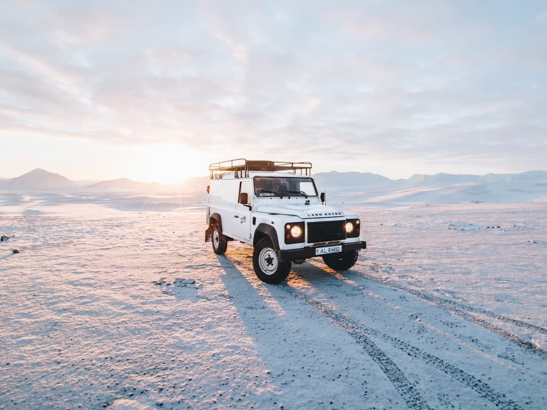 découvrez la voiture la plus rapide au monde, alliant puissance, technologie avancée et performance inégalée. explorez les caractéristiques qui font de cette voiture un vrai bijou de l'ingénierie et un rêve pour les passionnés d'automobile.