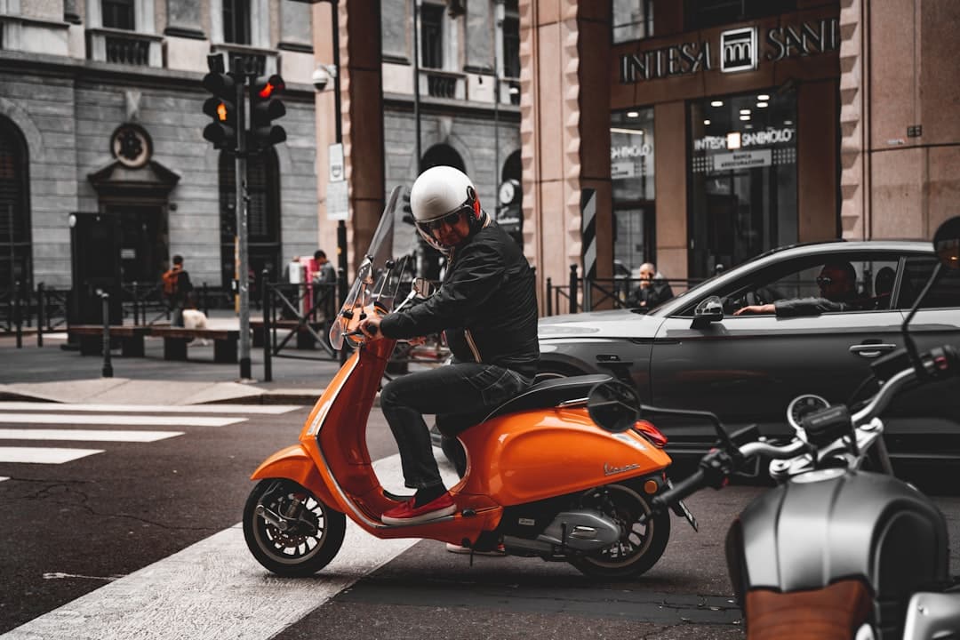 découvrez tout sur les scooters, des conseils d'achat aux meilleures marques, en passant par les astuces d'entretien pour profiter pleinement de votre deux-roues.